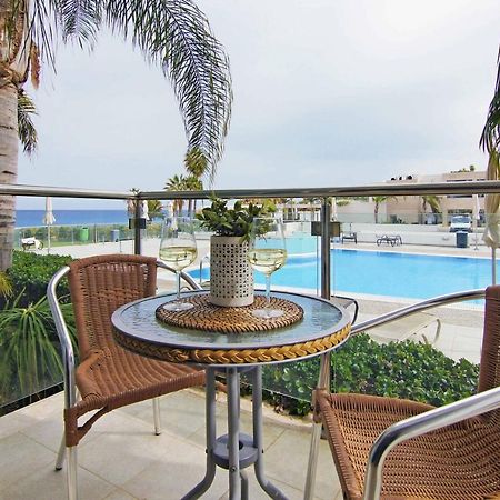 Diana - Coralli Beachfront Apartment Protaras Dış mekan fotoğraf