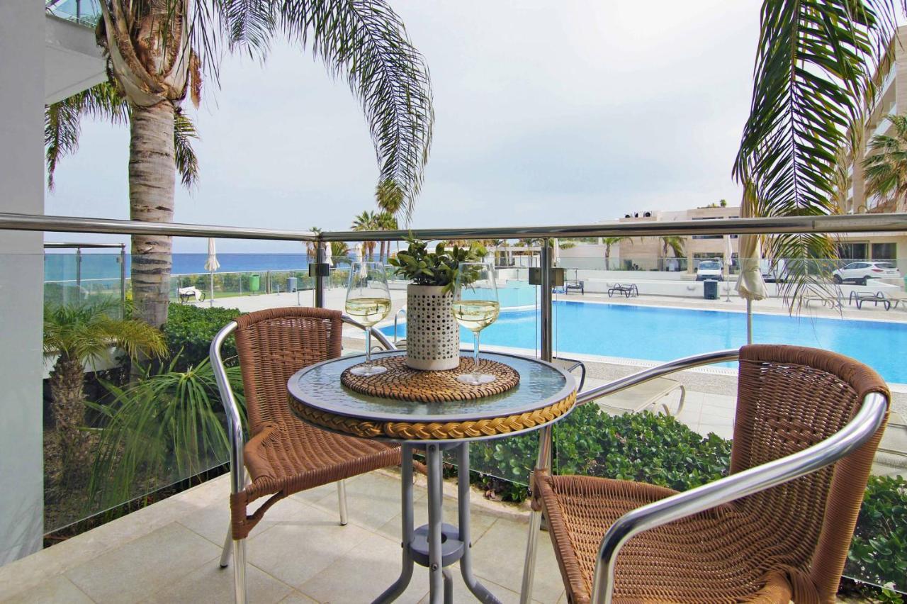 Diana - Coralli Beachfront Apartment Protaras Dış mekan fotoğraf