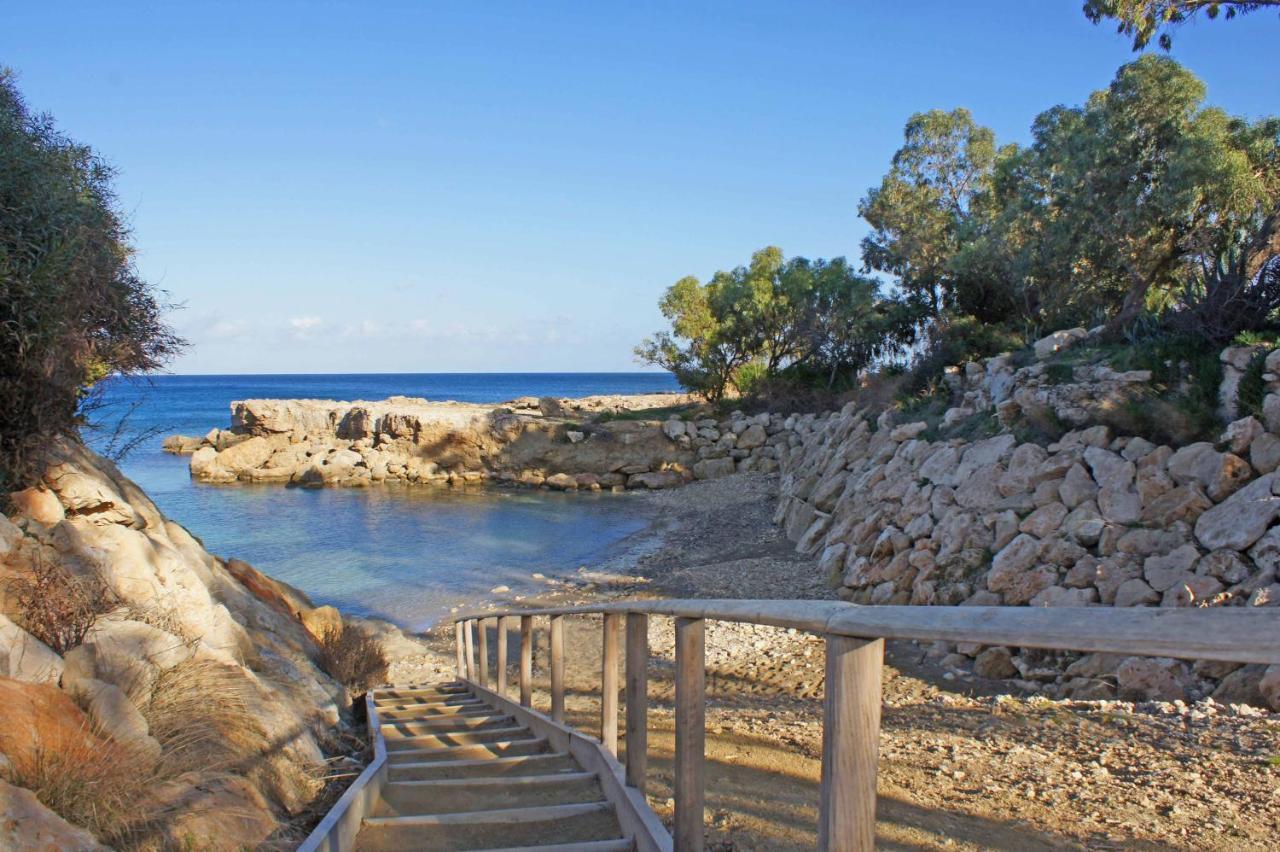 Diana - Coralli Beachfront Apartment Protaras Dış mekan fotoğraf