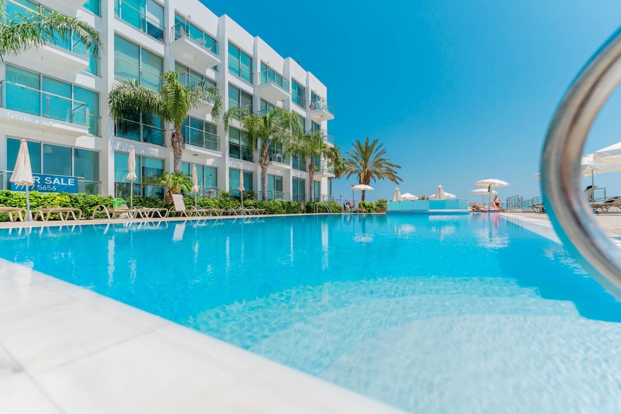 Diana - Coralli Beachfront Apartment Protaras Dış mekan fotoğraf